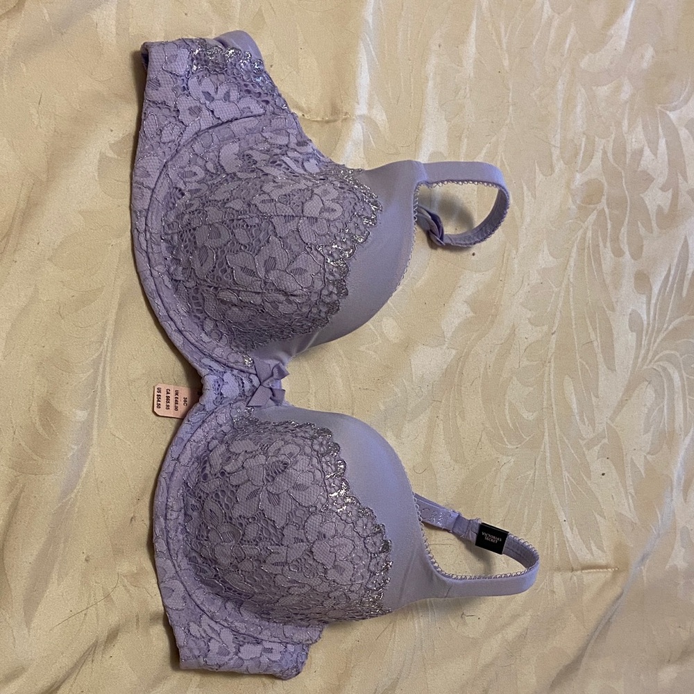 Victoria's Secret Lavender Lace accent Bra